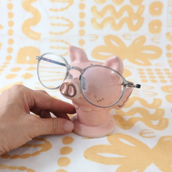 Flying Pig Glasses Holder with Gold Accent - Image 5