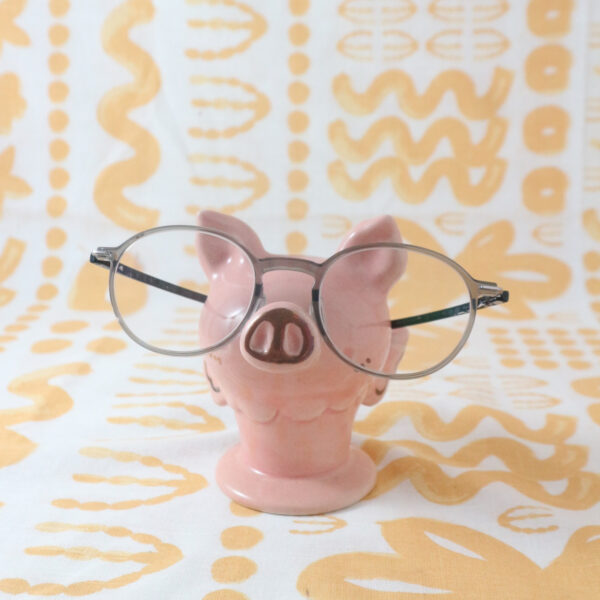 Flying Pig Glasses Holder with Gold Accent