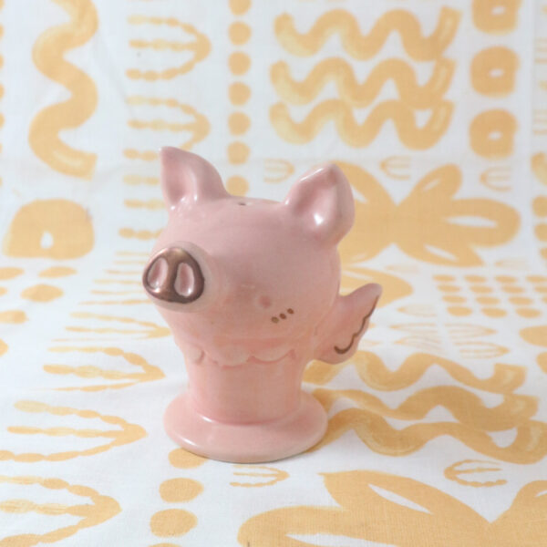 Flying Pig Glasses Holder with Gold Accent - Image 3